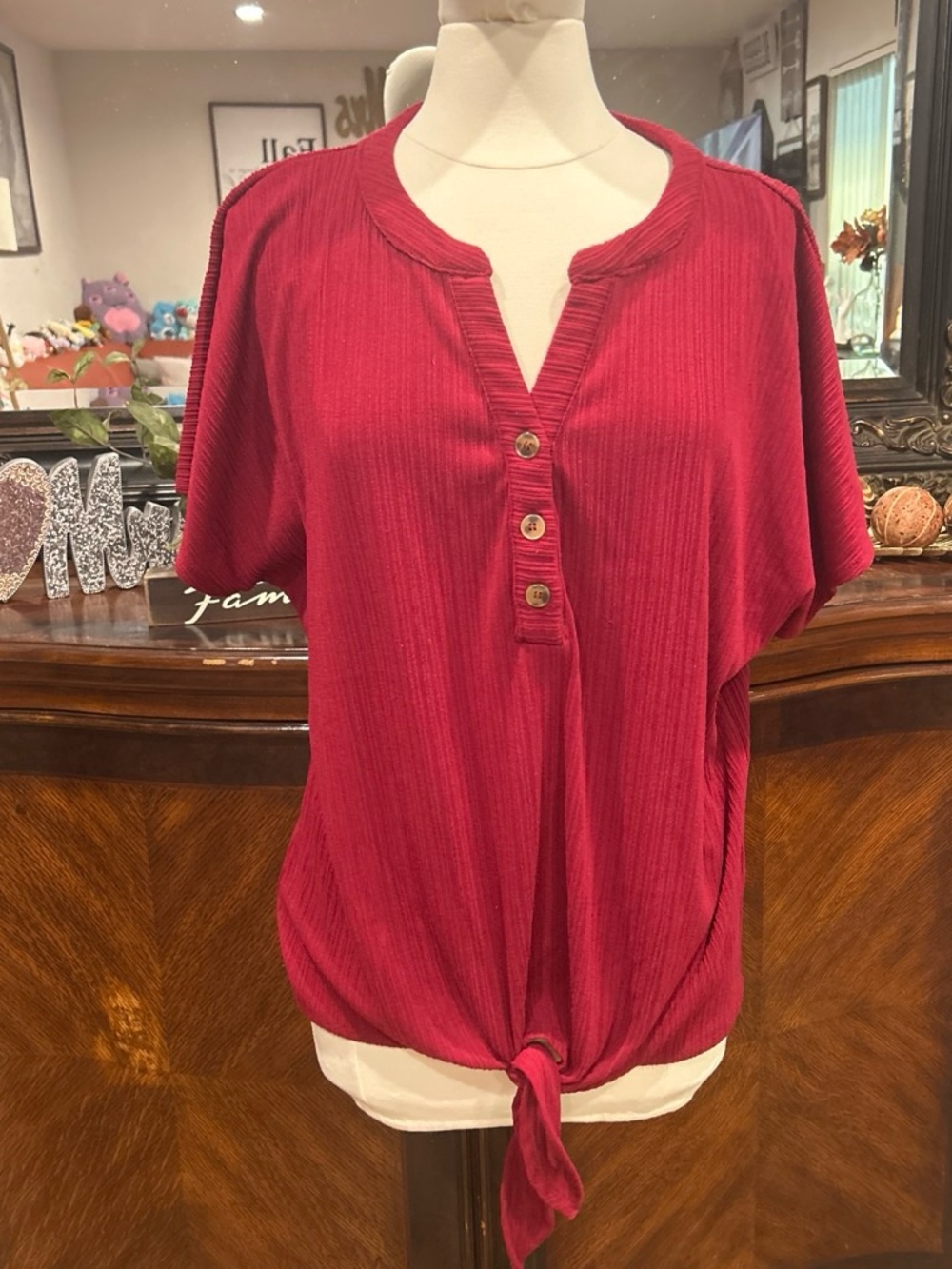 Adrienne Vittadini Red Ribbed Button-Front Tie-Hem Tee